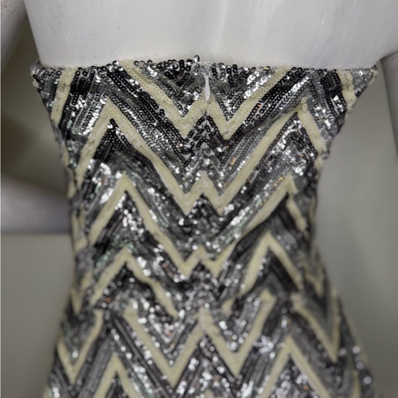 JULIE BROWN SEQUIN TOP Size 8.  #100 - Picture 7 of 8